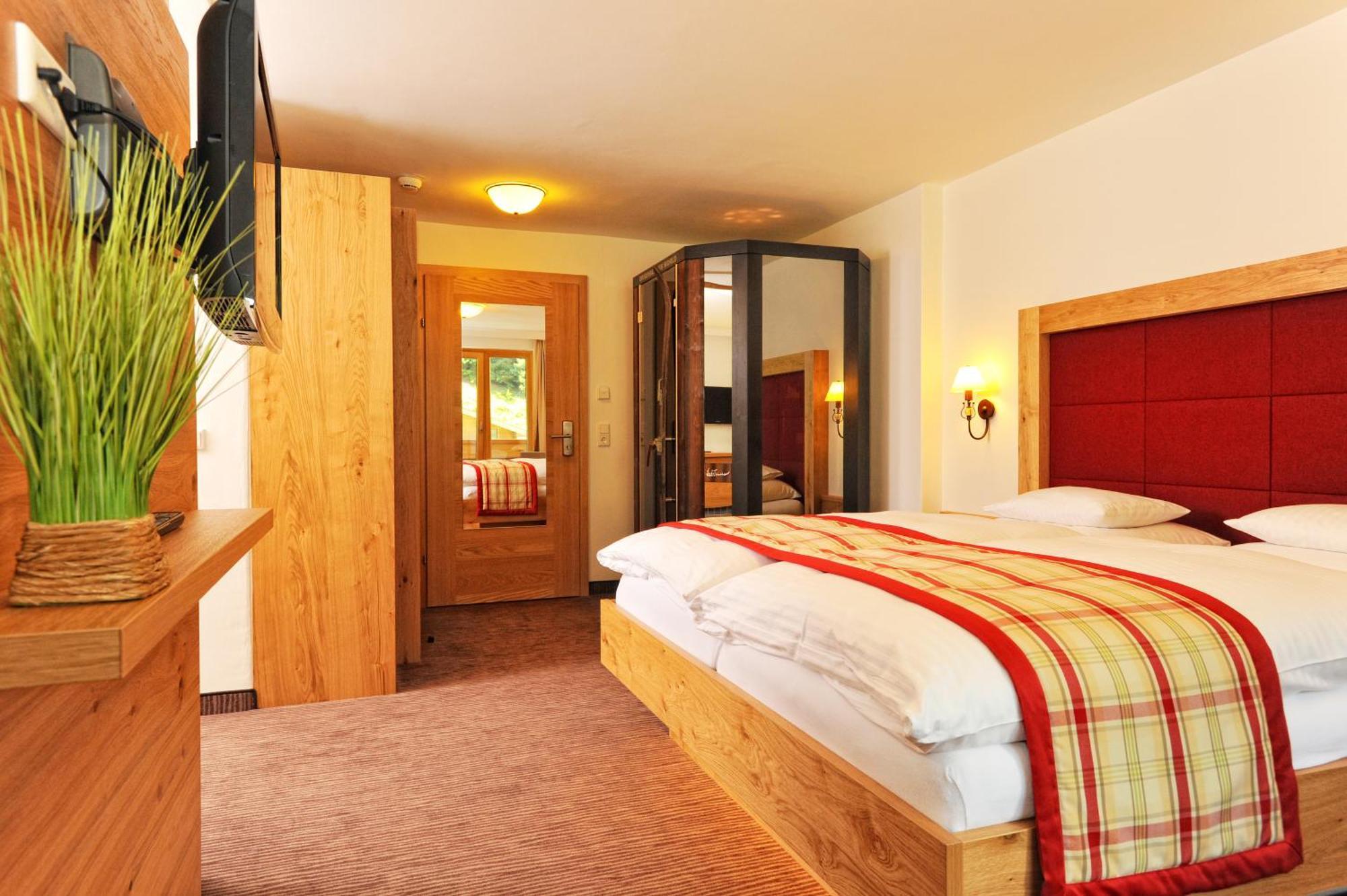 Hotel Barbarahof Saalbach, Inkl Jokercard Exterior photo