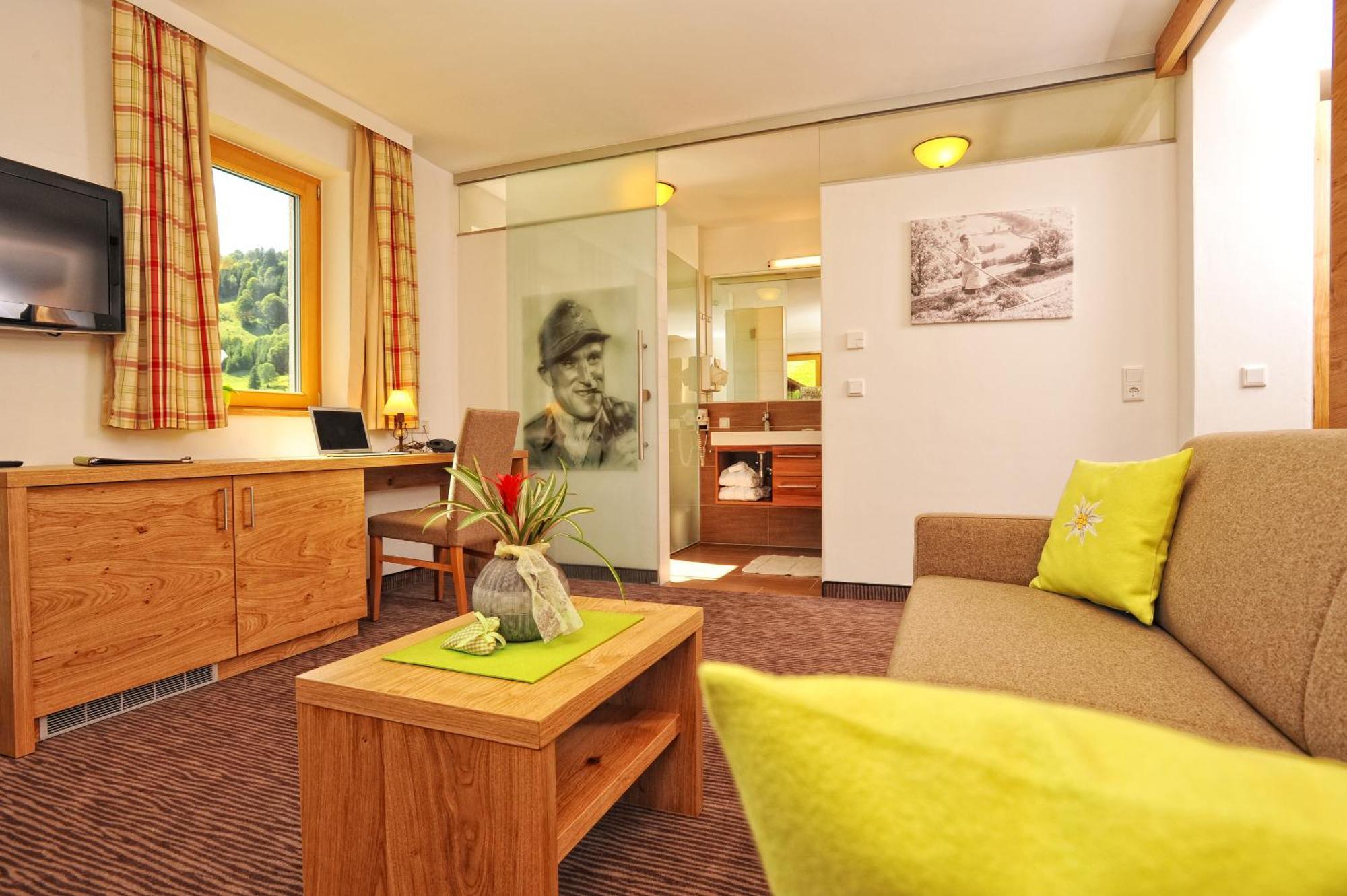 Hotel Barbarahof Saalbach, Inkl Jokercard Exterior photo