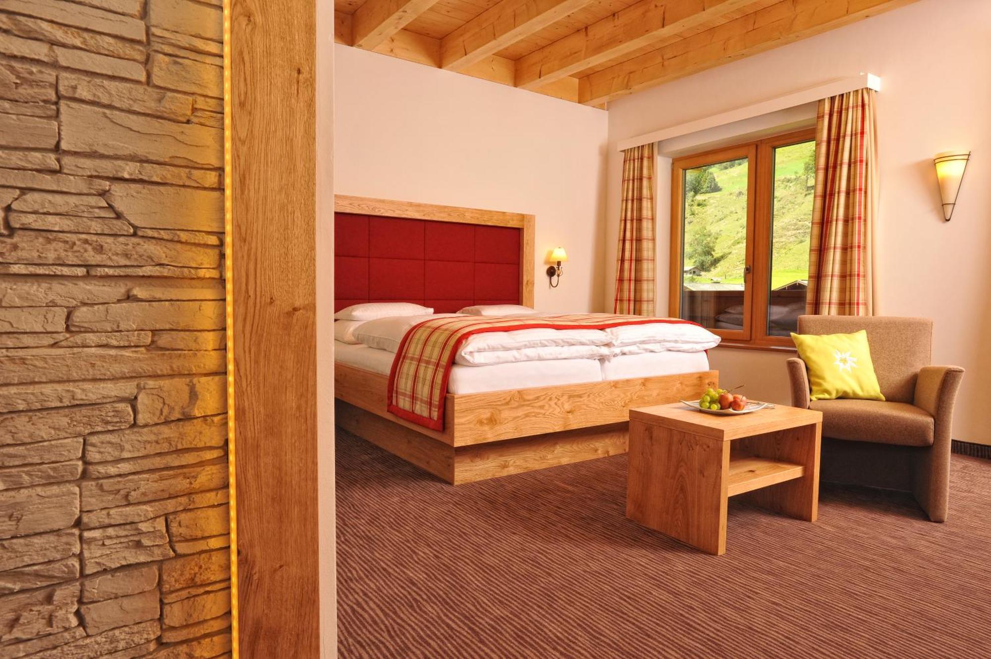 Hotel Barbarahof Saalbach, Inkl Jokercard Exterior photo